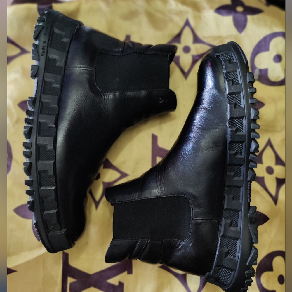 Versace Greca Rhegis Boots - Picture 8 of 11